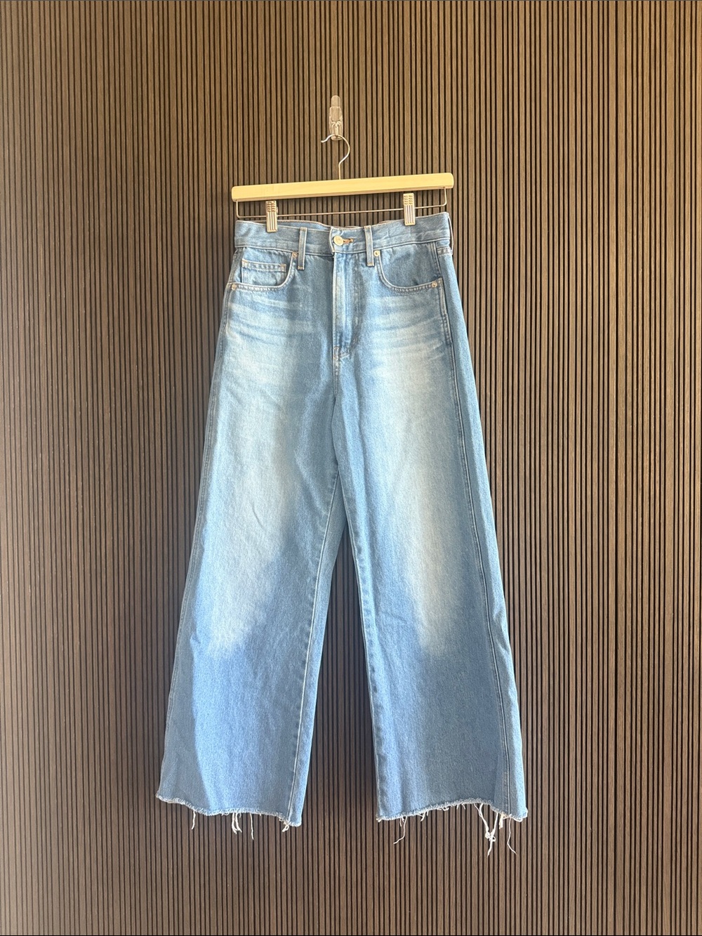 VERONICA BEARD TAYLOR High-Rise Light Blue Wide-Leg Jeans with Raw Hem size 27